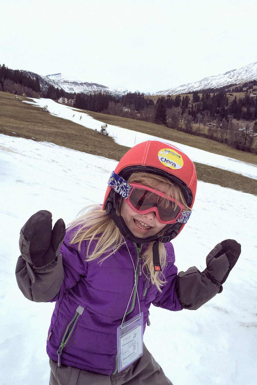 Skifahren mit Hapimag. Unsere grosse Tochter hat viel Spass beim Skifahren.